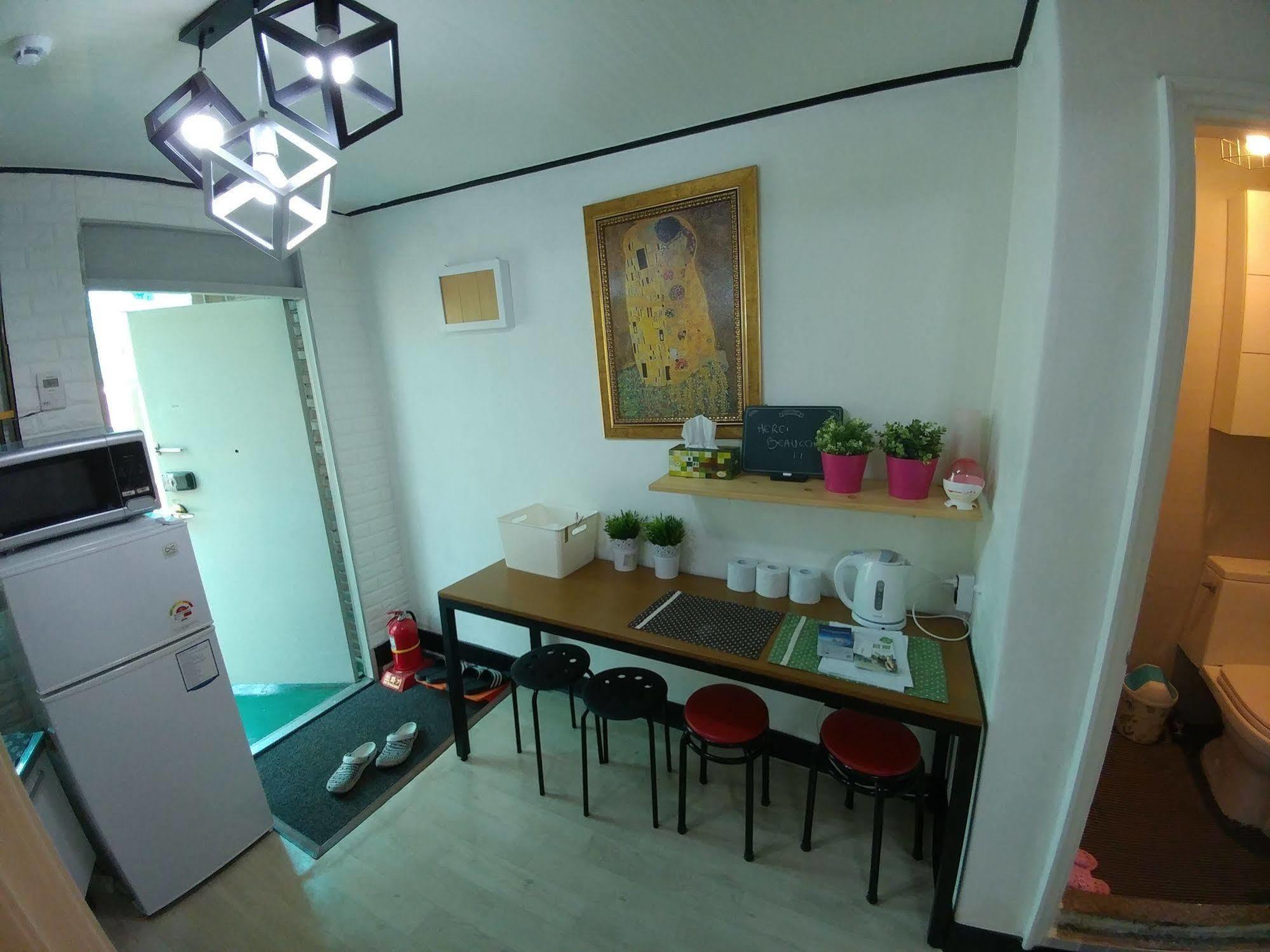 Guest house Tne House