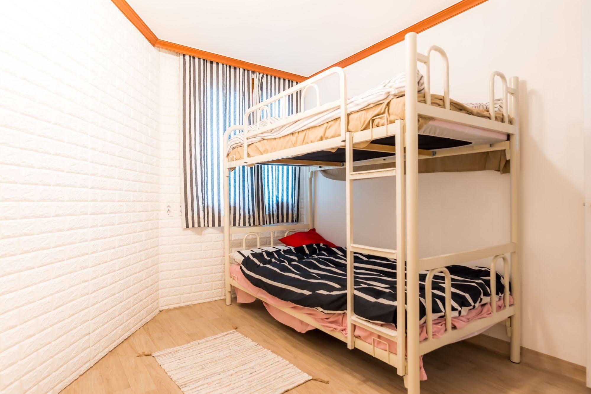 Tne House Guest house